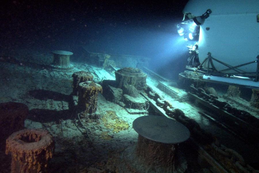 How catastrophic implosion caused destruction of submersible Titan.