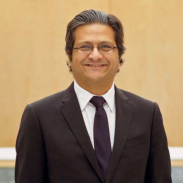 Meet Christine Dawood, wife of Pakistani tycoon Shahzada Dawood who died in Titanic expedition