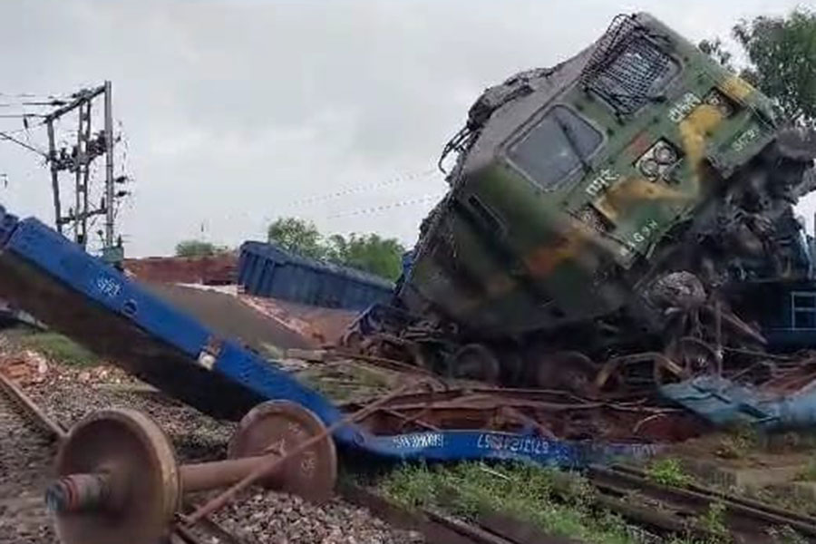 DRM says driver of goods train fell asleep in Bankura causing the accident.