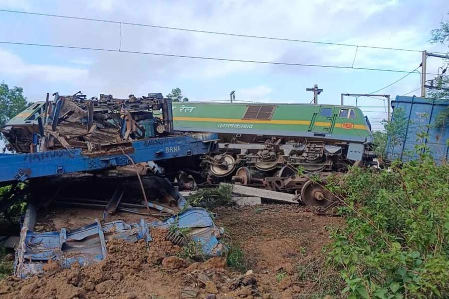 Goods train derailed and clashed with another one in Bankura.
