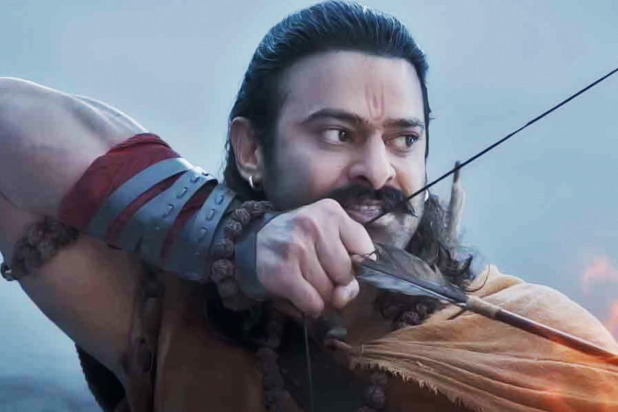 বলিপাড়া সূত্রে খবর, ‘আদিপুরুষ’ ছবির কাজ শেষ করার পর ওম সিদ্ধান্তহীনতায় ভুগতে শুরু করেন। সব দৃশ্য শুট করে কাঁচি চালানোর পরেও ছবির দৈর্ঘ্য প্রায় ৩ ঘণ্টা ২০ মিনিটে গিয়ে দাঁড়ায়।