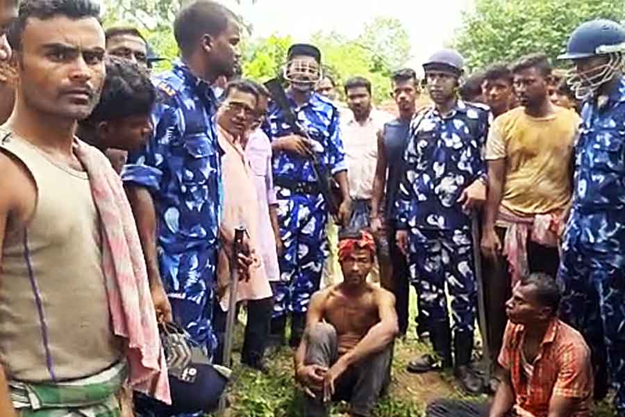 Two miscreants arrested from Contai with bombs