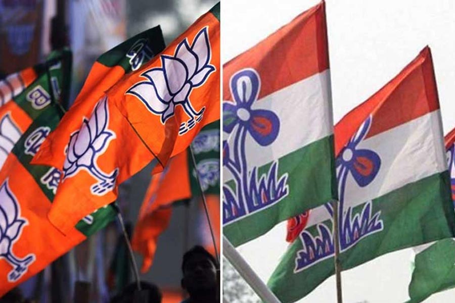 An image of BJP and TMC Flags
