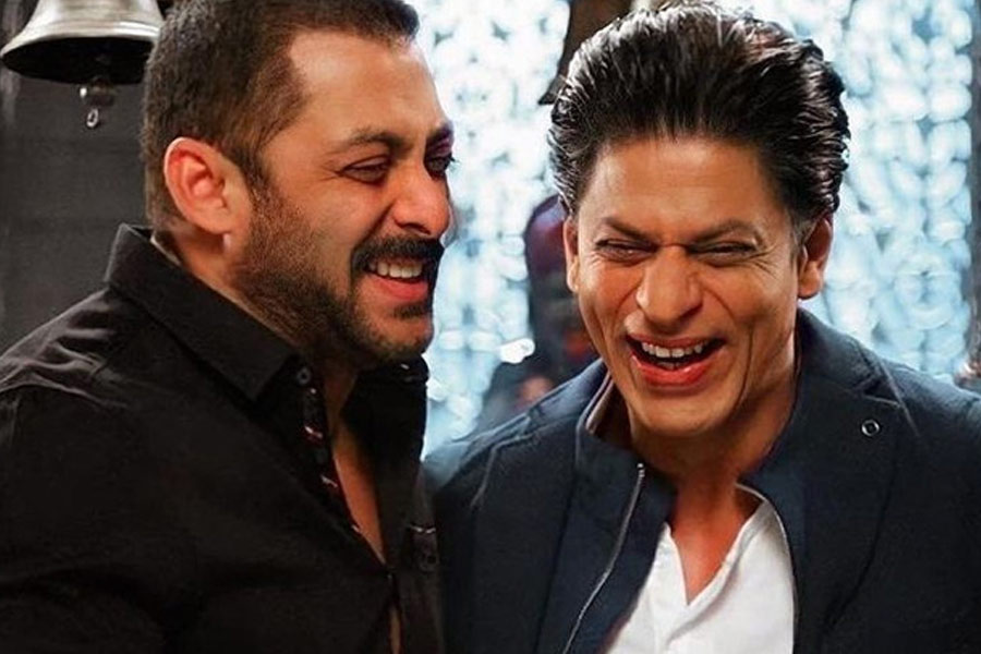 পেশাগত কারণের পাশাপাশি বন্ধুত্বের সম্পর্কও রয়েছে শাহরুখ এবং সলমনের। এই বন্ধুত্বপূর্ণ সম্পর্কের ছাপ পড়েছে শাহরুখের পুত্রের জীবনেও।