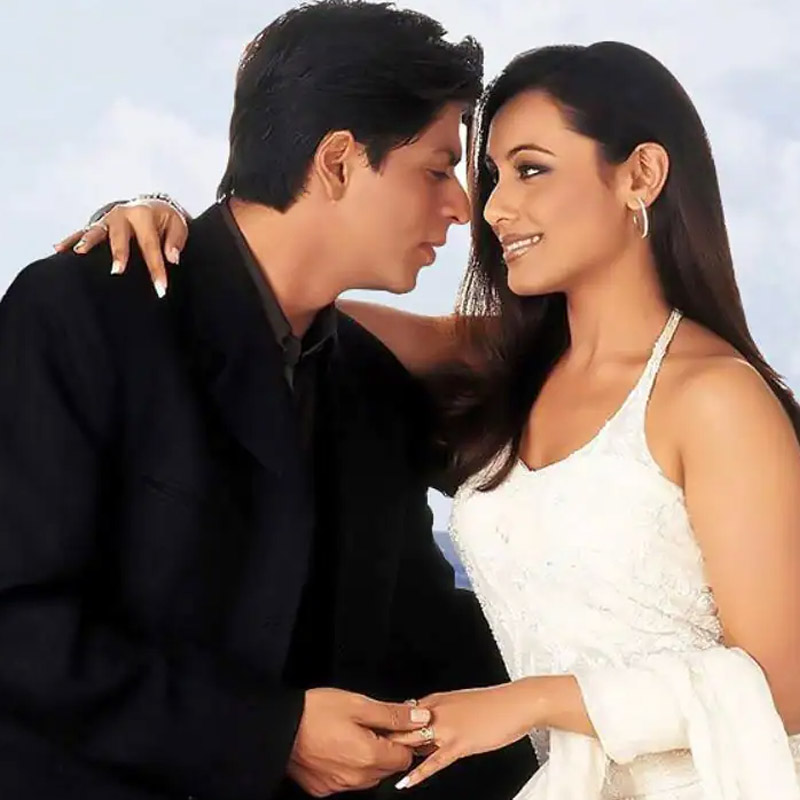 এমনকি মজার ছলে রানির নতুন নামও রেখে ফেলেন শাহরুখ। অভিনেতা বলেন, ‘‘ও রানি মুখোপাধ্যায় নয়। ওর নাম আসলে শাদি মুখোপাধ্যায়।’’