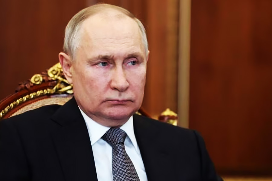 Who are Gurkhas the fearless Nepalese soldiers unofficially recruited in Russian Army.