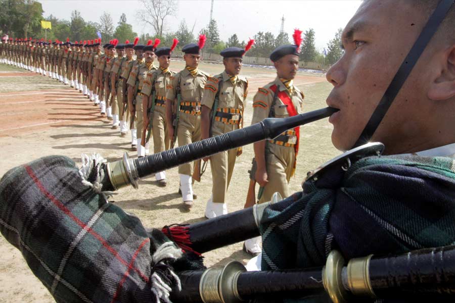 Who are Gurkhas the fearless Nepalese soldiers unofficially recruited in Russian Army.