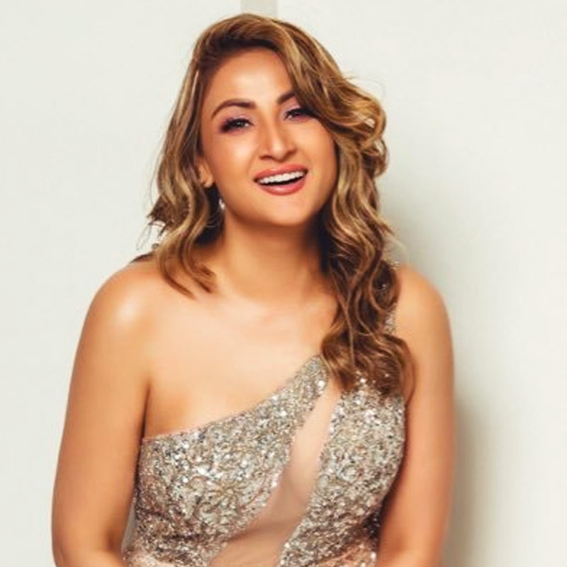 ছয় বছর বয়সে দক্ষিণী অভিনেত্রী রেবতীর সঙ্গে একটি বিজ্ঞাপনে অভিনয় করেছিলেন ঊর্বশী। শিশু অভিনেতা হিসাবে ‘শ্রীকান্ত’ হিন্দি ধারাবাহিকে রাজলক্ষ্মীর চরিত্রে অভিনয় করতে দেখা যায় তাঁকে।