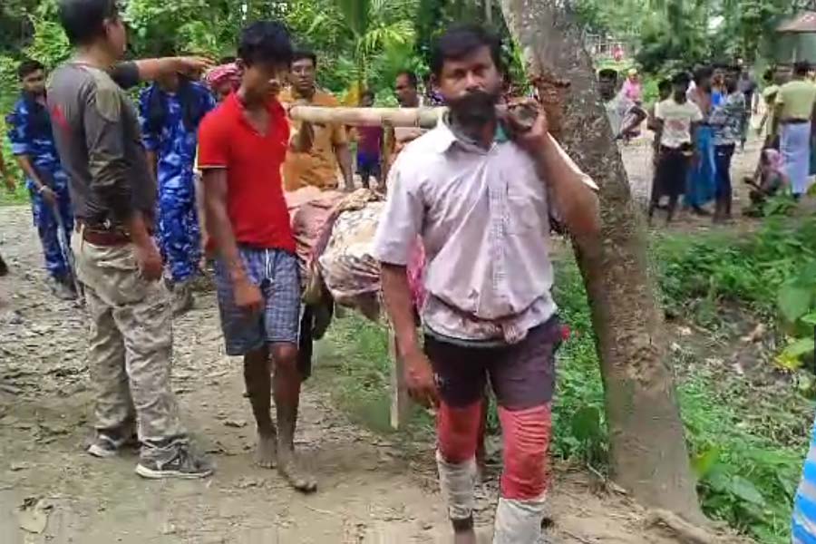 one dead and several injured in Dinhata gun firing, TMC says BJP is behind this