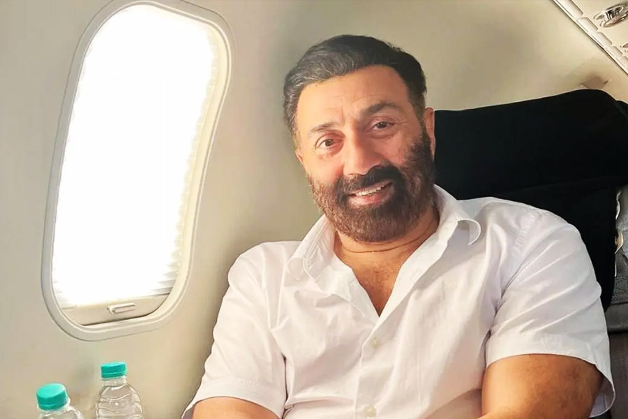  Sunny Deol