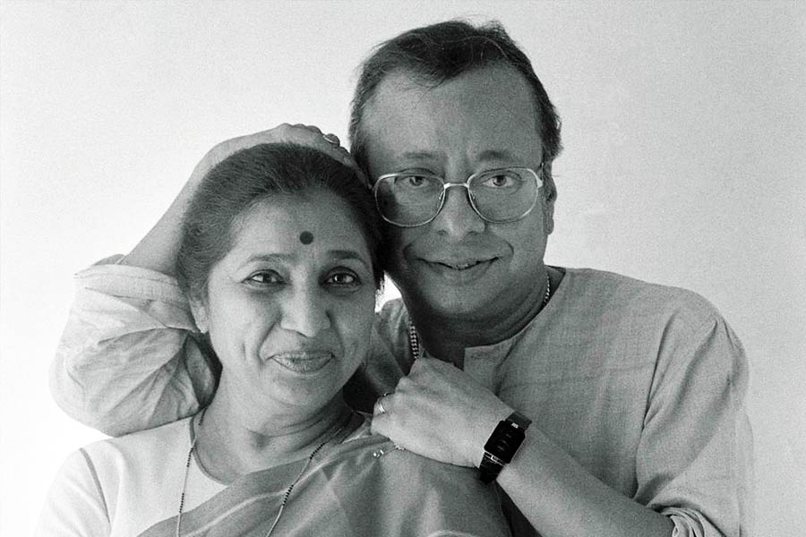 When Asha Bhosle said RD Burman gifted her a broomstick, sulked through their first meeting and still won her heart