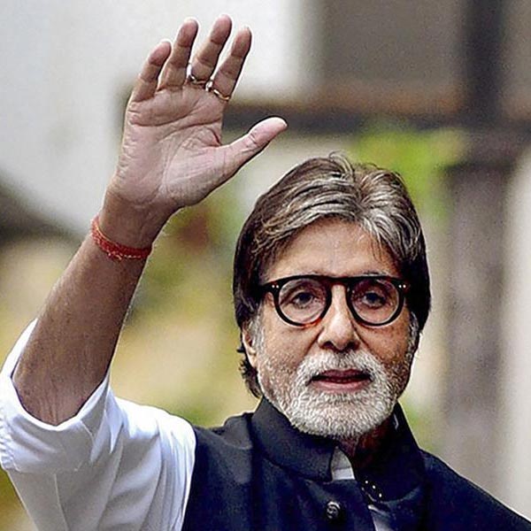 শুধুমাত্র মুখ্য চরিত্রে অভিনয় করার সিদ্ধান্ত নিয়ে নিজের কেরিয়ারে দাঁড়ি টেনে দেননি অমিতাভ। পাঁচ দশক ইন্ডাস্ট্রিতে কাটানোর পরেও এখনও একচেটিয়া ভাবে অভিনয় করে যাচ্ছেন তিনি।