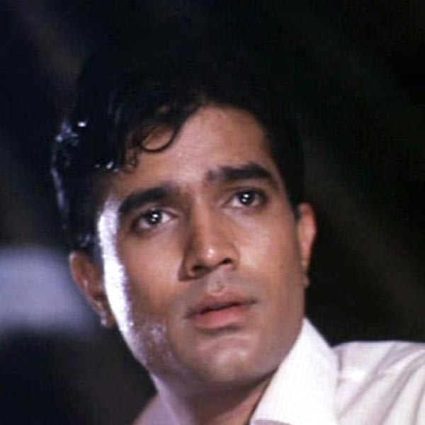 রাজেশ কিছুতেই মুখ্য চরিত্রে অভিনয়ের সুযোগ হারাতে চাইছিলেন না। তাই উপায় না দেখে ‘উপকার’ ছবি থেকে নিজেকে সরিয়ে নেন। এর ফলে প্রেমের কেরিয়ারে নতুন মোড় এলেও রাজেশের কেরিয়ার আরও ধ্বংসের পথে এগিয়ে যায় বলে মনে করেন প্রেম।