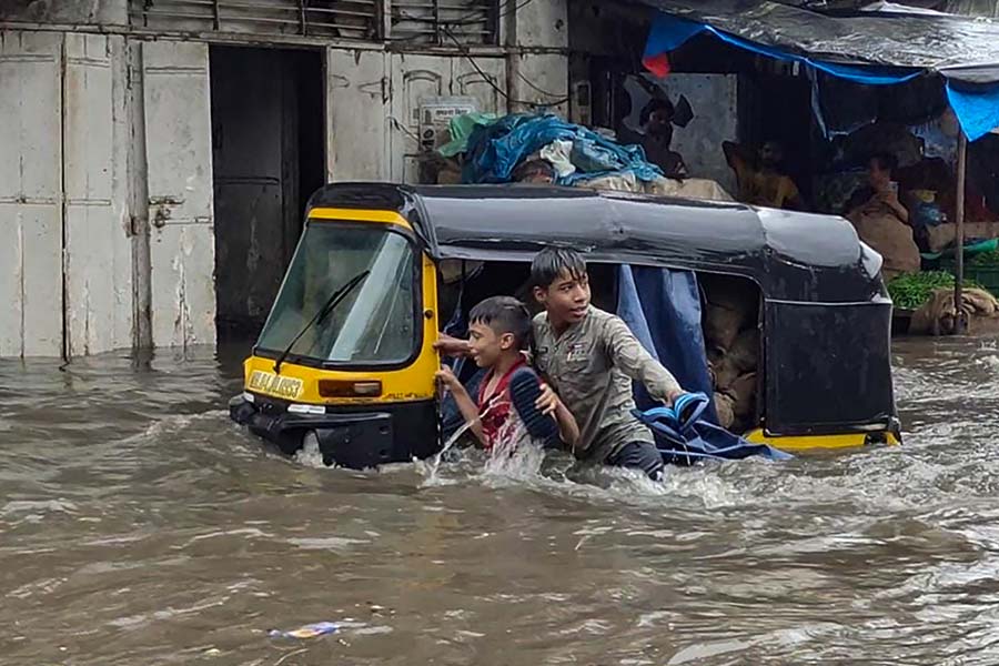 Two swept away in flood waters after heavy rains waterlogging in Maharashtra 