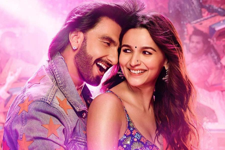 Ranveer Singh and Alia Bhatt for their lack of Chemistry 