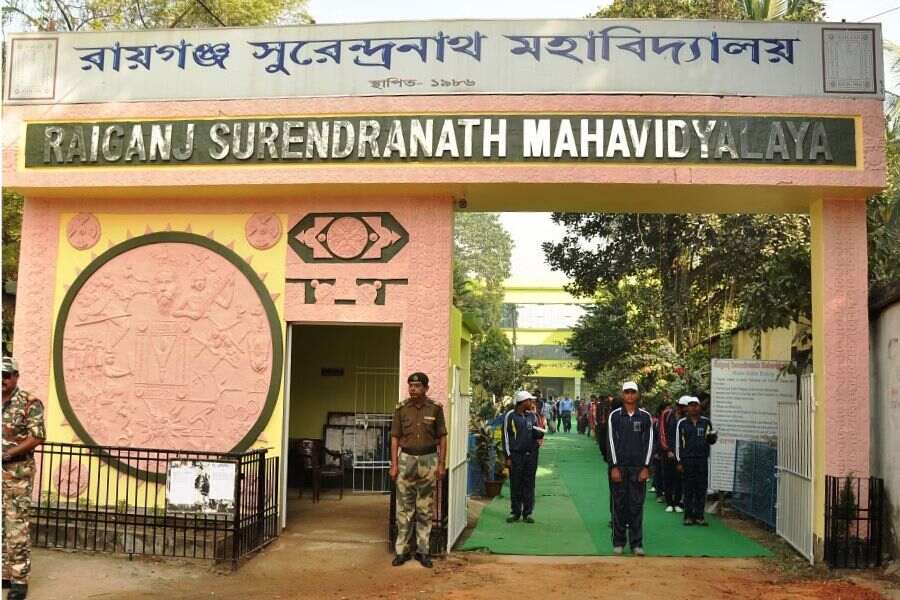 Raiganj Surendranath Mahavidyalaya