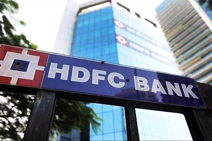 HDFC Bank\\\\\\\\\\\\\\\\\\\\\\\\\\\\\\\'s loses Rs 1.2 lakh cr in market cap since merger