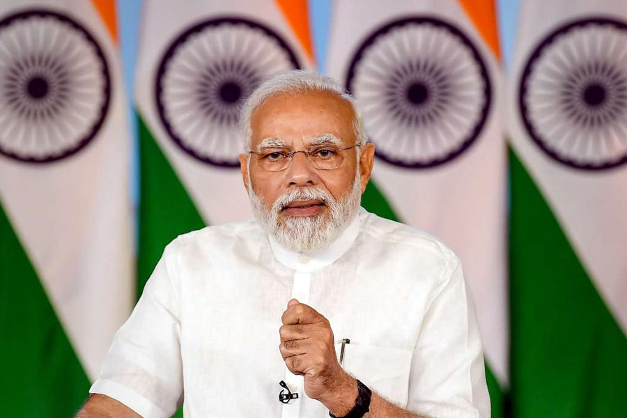 তাৎপর্যপূর্ণ ভাবে বাদল অধিবেশনের আগে প্রধানমন্ত্রী মোদীও প্রকাশ্যে অভিন্ন দেওয়ানি বিধির পক্ষে সওয়াল করেছেন।