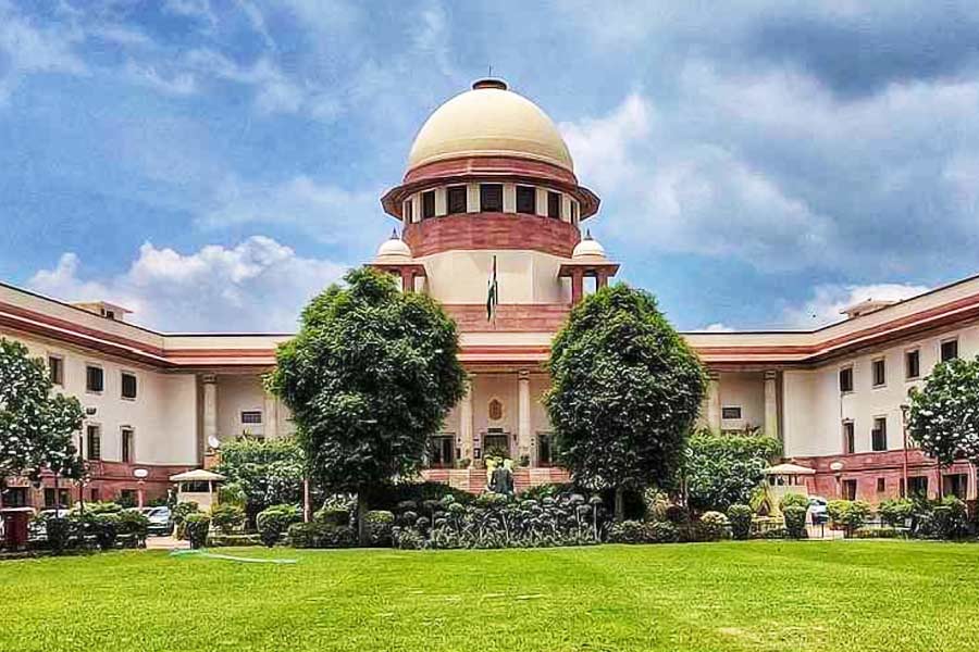 ভারতীয় সংবিধানের ৪৪ অনুচ্ছেদে বলা হয়েছে, দেশে অভিন্ন দেওয়ানি বিধি চালু করার জন্য রাষ্ট্রকে উদ্যোগী হতে হবে। একাধিক মামলায় সুপ্রিম কোর্টও বিধি চালু করার কথা ‘ভাবতে’ বলেছে কেন্দ্রকে। কিন্তু কোনও স্পষ্ট নির্দেশ দেয়নি।