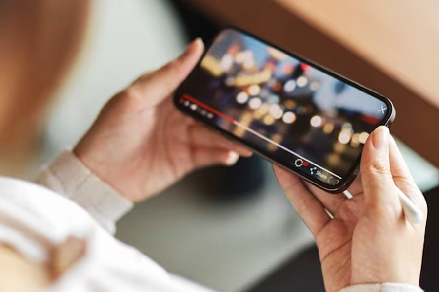 School dropout girl who made 3 million dollar in six months at the age of 20 with zero qualifications