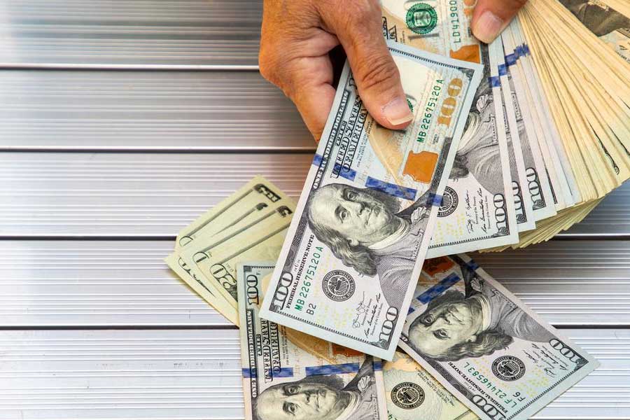 School dropout girl who made 3 million dollar in six months at the age of 20 with zero qualifications