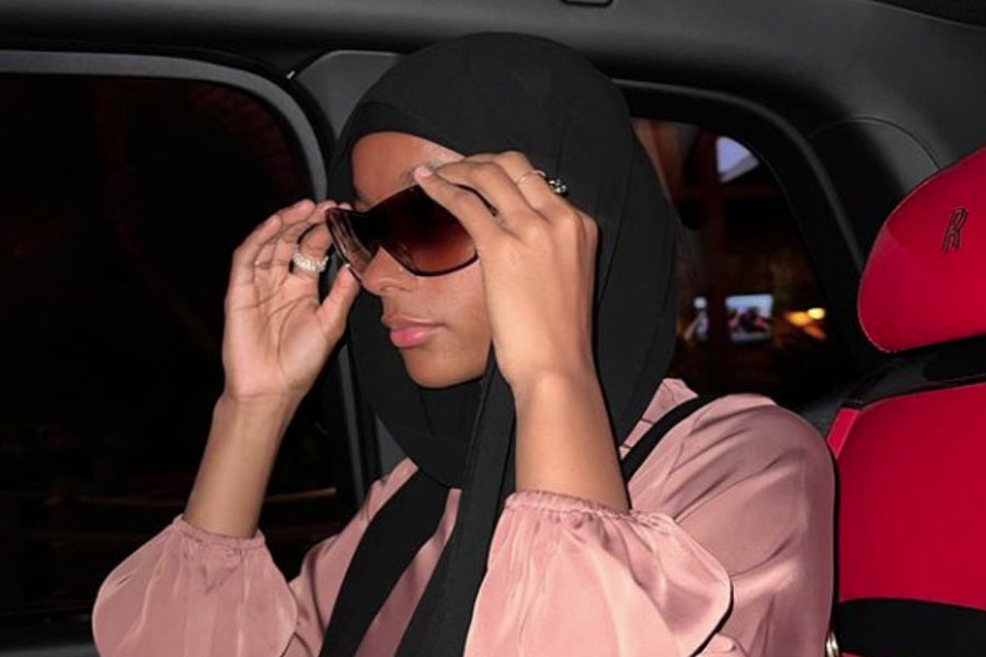 School dropout girl who made 3 million dollar in six months at the age of 20 with zero qualifications