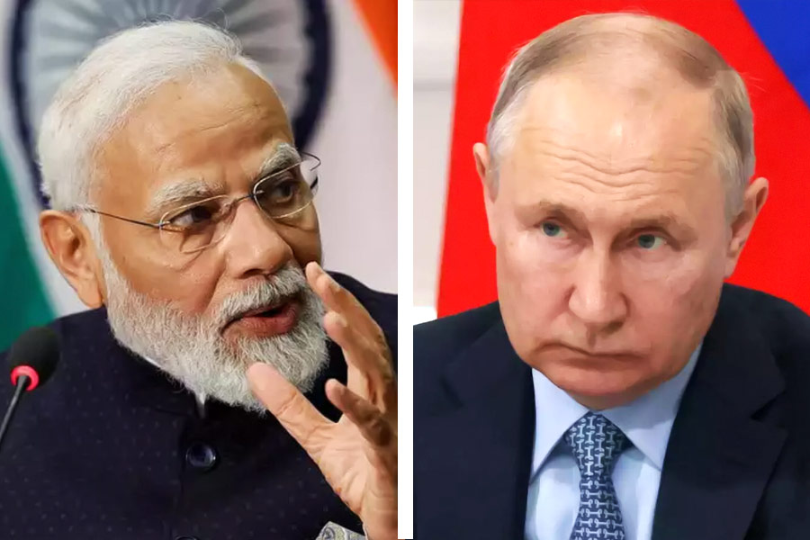 Prime Minister Narendra Modi and russian premier Vladidmir Putin had a telephonic conversasation on recent revolt 