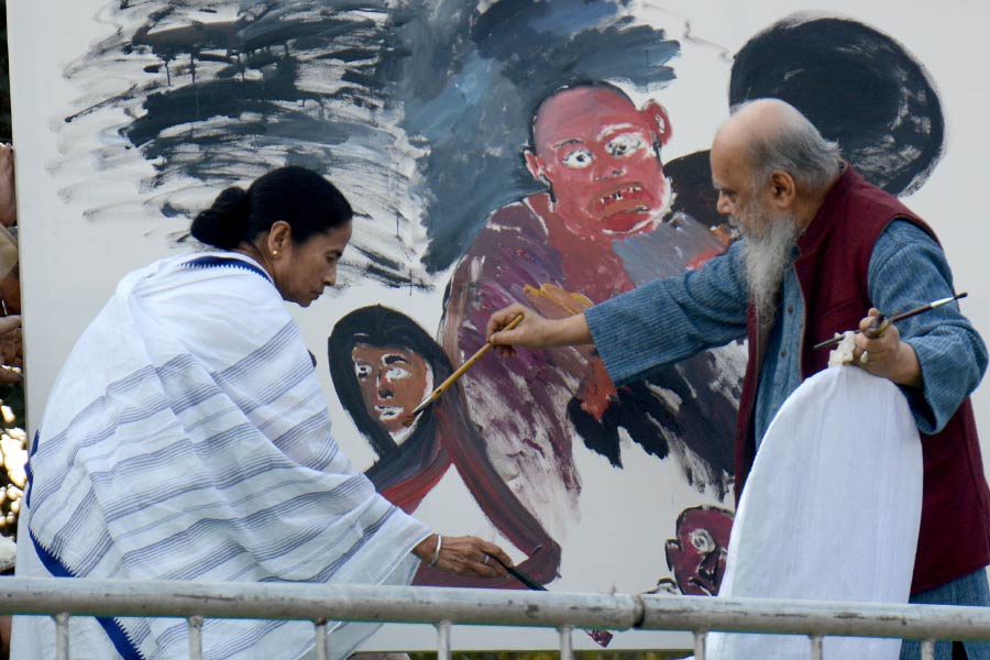 Suvaprasanna and Mamata Banerjee painting together