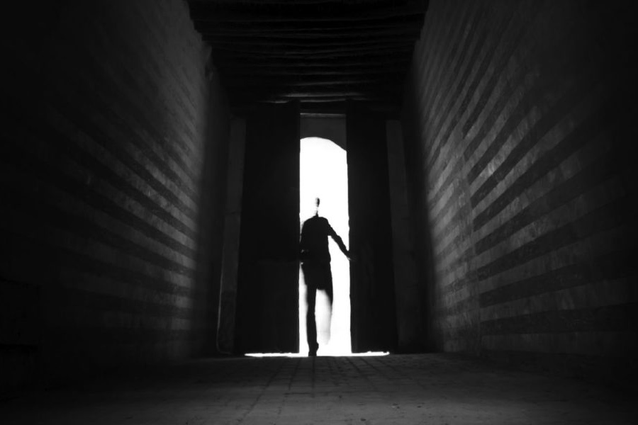 মাঝেমধ্যেই স্কুল থেকে পালিয়ে যেতেন মাইকেল। বন্ধুবান্ধবদের সঙ্গে প্রায়শই মারপিট করতেন। স্কুলে পড়াকালীন একটি দোকানে কাজ করতে শুরু করেন তিনি। দিন কয়েক পরে ওই দোকানের ম্যানেজারকে মারধর করার জন্য চাকরি খোয়ান মাইকেল। তার পর বিভিন্ন কারখানায় চাকরি করলেও কোনও চাকরিই স্থায়ী হয়নি তাঁর।