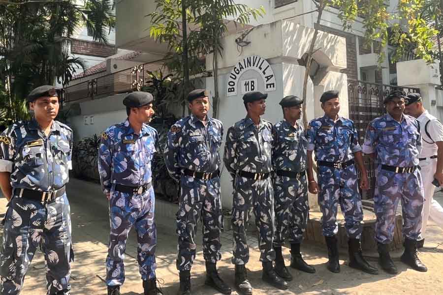 Enforcement Directorate Raids in Howrah And Kolkata
