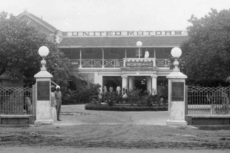 কয়েক বছরের ব্যবধানে গোপালস্বামী এতটাই সফল হয়ে ওঠেন যে তাঁর মালিকানাধীন সংস্থা দেশের সবচেয়ে বড় যাত্রী পরিবহণ সংস্থায় পরিণত হয়। পরবর্তী কালে তিনি কোয়ম্বত্তূরের পিলামেদুতে ‘ন্যাশনাল ইলেকট্রিক ওয়ার্কস’ নামে আরও একটি নতুন সংস্থা শুরু করেন। ১৯৩৭ সালে ডি বালাসুন্দরম নাইডুর সহযোগিতায় ভারতে প্রথম বৈদ্যুতিক মোটর তৈরি করে ফেলেন।