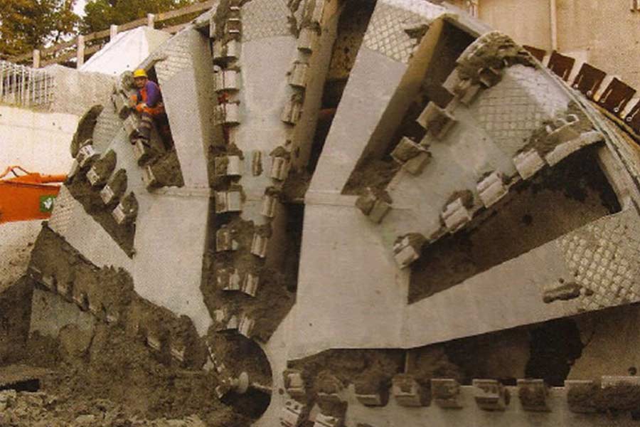 Archeologists found Treasure in metro train tunnels under Amsterdam