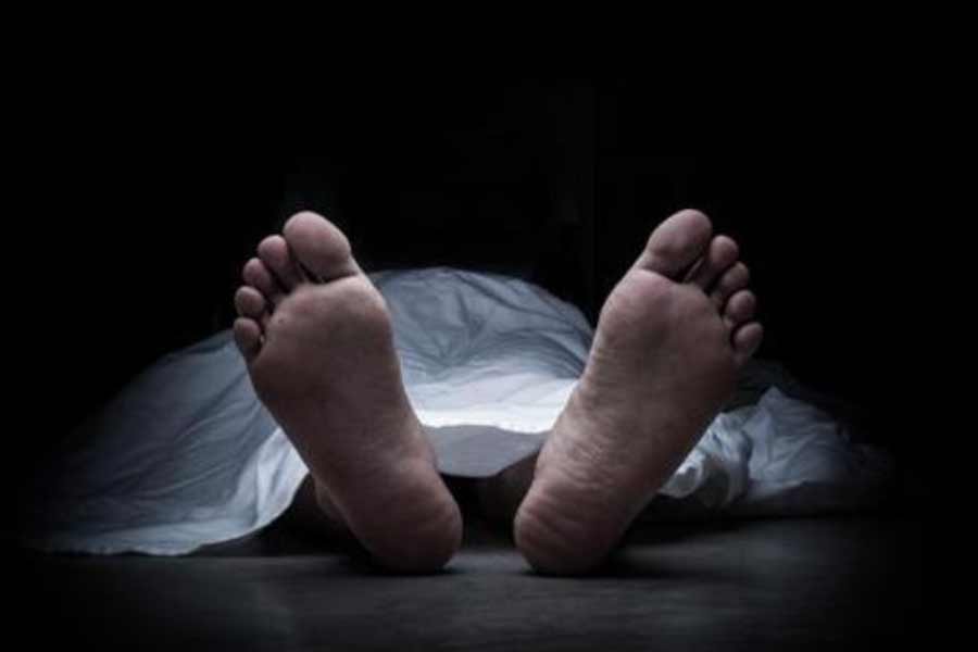 Madhyamik candidate’s body found in house in Bidhannagar.