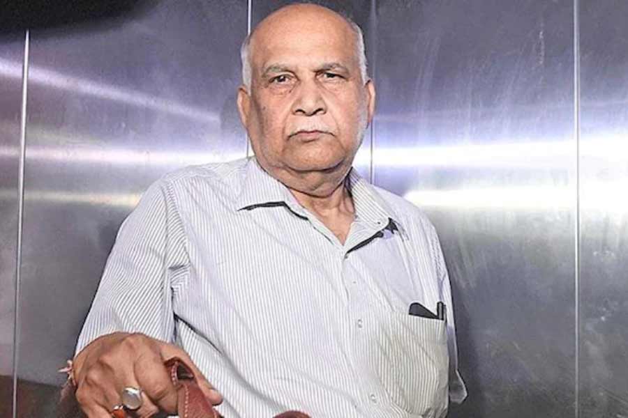 CBI conducts searches in recruitment scam accused SP Sinha\'s house and recovers 50 lacs rupees, gold and some documents