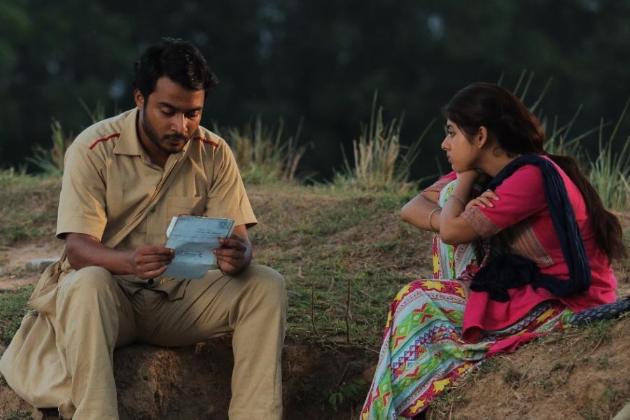 Review of Hoichoi web series Dakghor with Ditipriya Roy and Suhotra Mukhopadhay