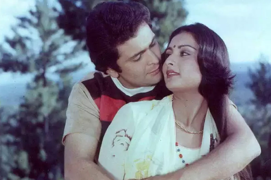  Poonam Dhillon and Rishi Kapoor