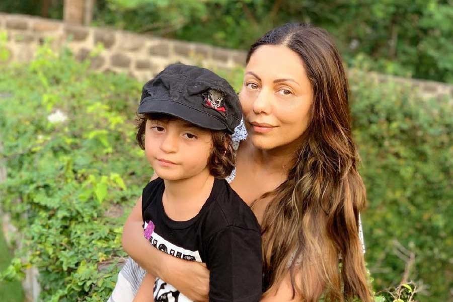 Photograph of Gauri Khan and AbRam Khan.