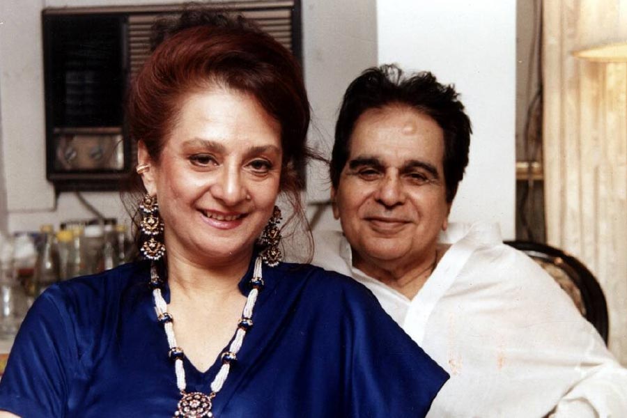photo of saira banu and Dilip Kumar