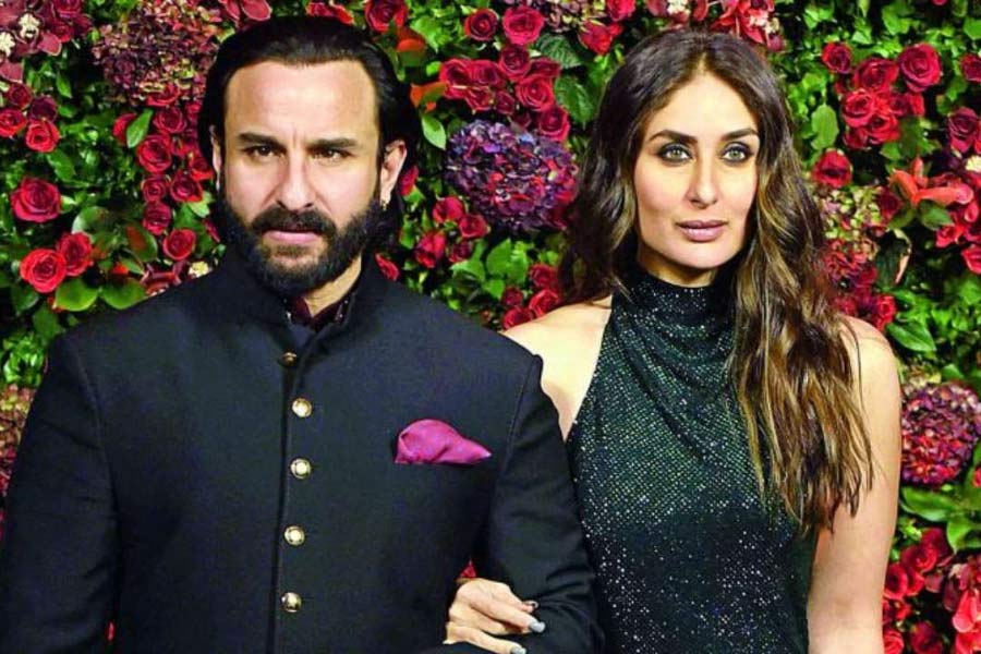 Saif Ali Khan and Kareena Kapoor tell photographers to come to their bedroom after they request for photos