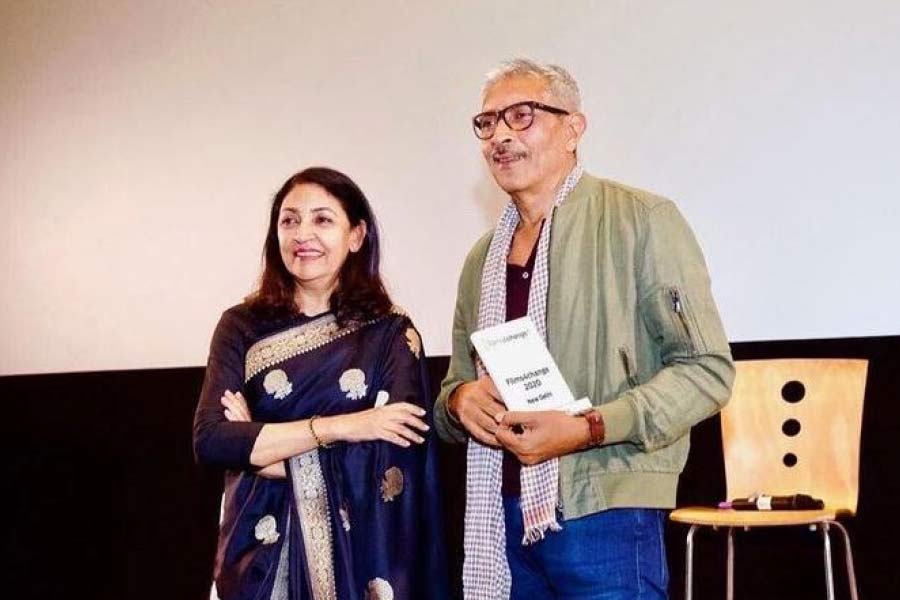 photo of  prakash jha and deepti naval