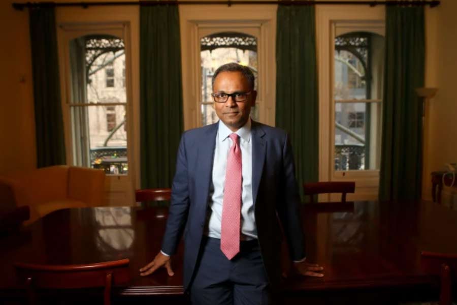 সংবাদমাধ্যম ‘ব্লুমবার্গের’ রিপোর্ট অনুযায়ী, রাজীব নাকি কোনও সংস্থার সব দিক খতিয়ে না দেখে এক পয়সাও বিনিয়োগ করেন না।