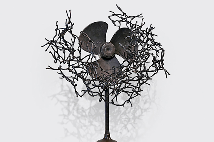 বিভিন্ন ধরনের ব্রোঞ্জ মূর্তির এক প্রদর্শনী দেখা গেল ইমামি আর্টে, নাম ‘দ্য ক্রাউড অ্যান্ড ইট’স অবতার্স’। শিল্পী, কে এস রাধাকৃষ্ণন।