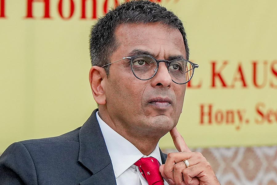 CJI DY Chandrachud urges High Courts to continue with virtual hearing as litigants are waiting