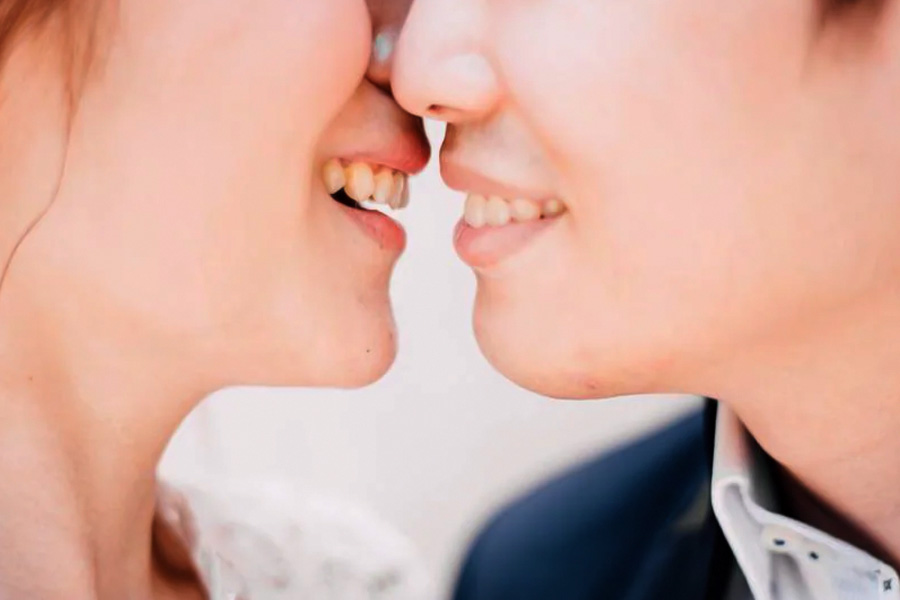 Мен оны енгіздім, ол порнографияны аяқтады.