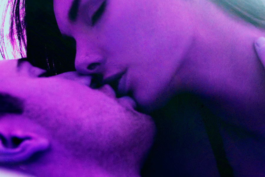 Гаспардтың «Махаббат пышағы» фильмінен эротикалық кадр