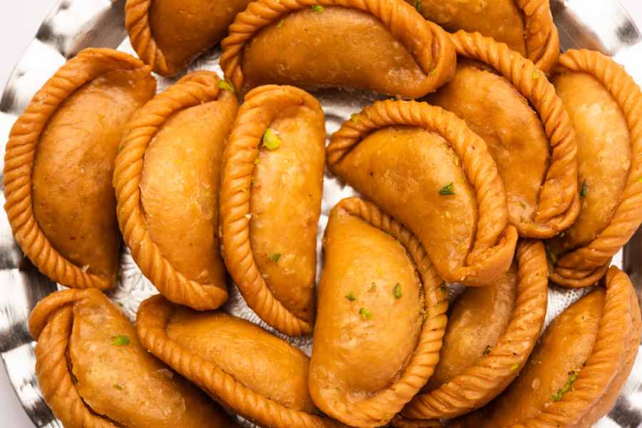 শেষপাতে মিষ্টিমুখ।