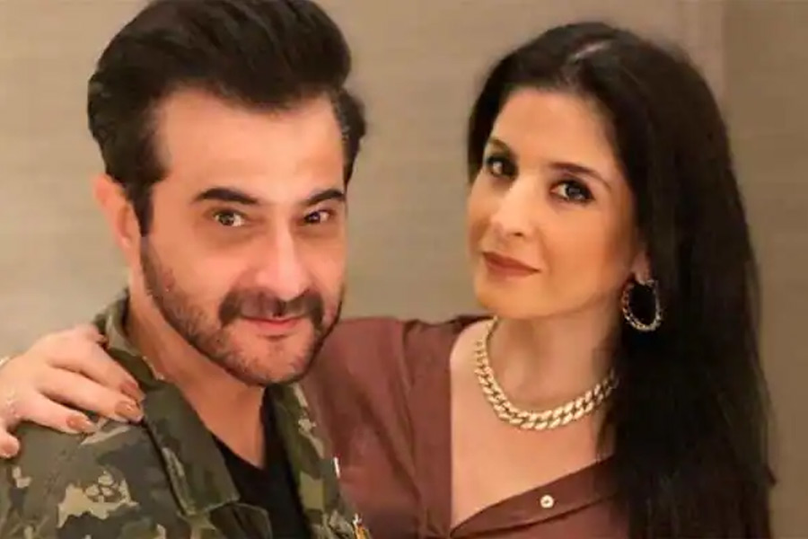 Sanjay Kapoor with his wife Maheep Kapoor