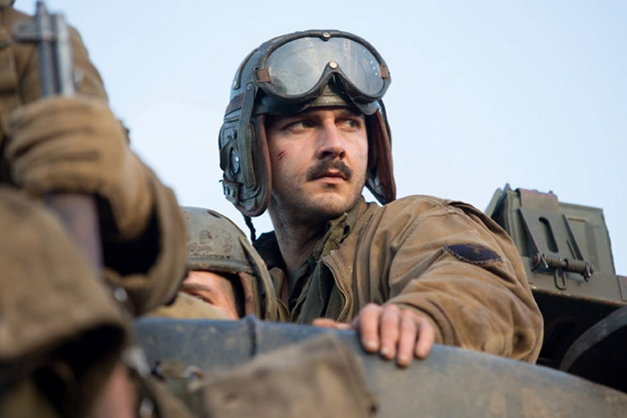 ২০১৪ সালে মুক্তি পেয়েছিল ‘ফিউরি’ ছবিটি। ব্র্যাড পিট ছাড়াও এই ছবিতে অভিনয় করেছিলেন শিয়া লাবিউফ। নিজের চরিত্রকে আরও জীবন্ত করে তুলতে চেয়েছিলেন তিনি। মেকআপের উপর ভরসা রাখেননি তিনি।