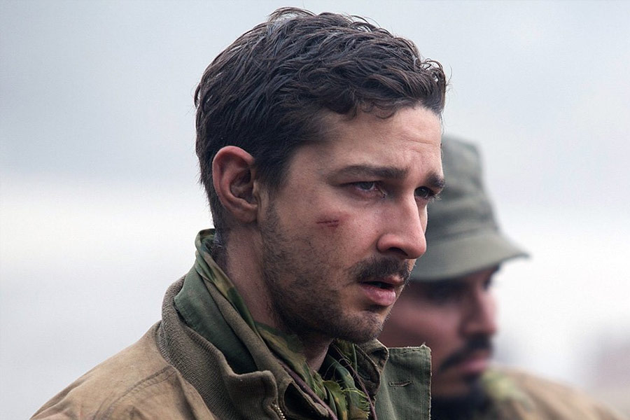 ‘ফিউরি’ ছবির প্রয়োজনে শিয়ার গালে একটি কাটা দাগের প্রয়োজন ছিল। শিয়া চাইছিলেন না যে ওই কাটা দাগটি নকল হোক। তাই তিনি ছুরি দিয়ে নিজের গাল নিজেই কেটে ফেলেছিলেন। এমনকি, তিন-চার মাস ধরে স্নানও করেননি তিনি।