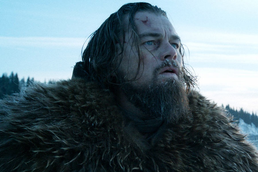 ‘দ্য রেভেন্যান্ট’ ছবির শুটিংয়ের সময় বাস্তবেই মৃত পশুদের মৃতদেহের উপর ঘুমোতে হয়েছিল লিওনার্দোকে। বাইসনের কাঁচা মাংসও খেয়েছিলেন তিনি।